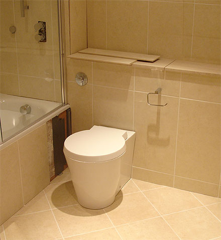 photograph of a bathroom tiled by Versa Tile Ceramics